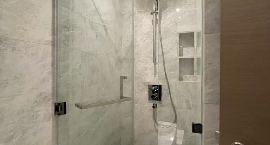 For rent 1 bed condo in Pathum Wan, Bangkok