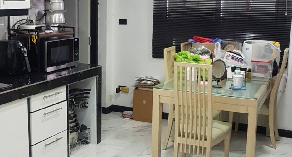 À vendre et à louer 3 chambres maison à Bang Lamung, Chonburi
