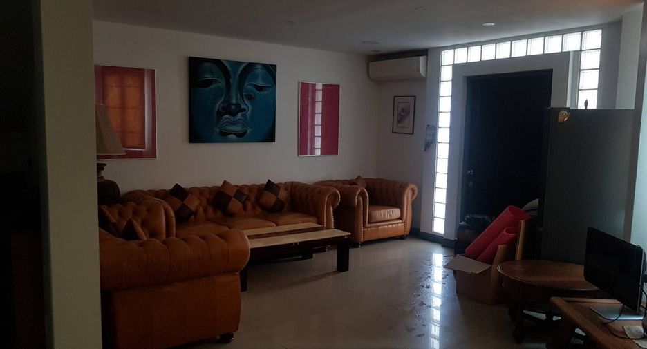 À vendre et à louer 3 chambres maison à Bang Lamung, Chonburi