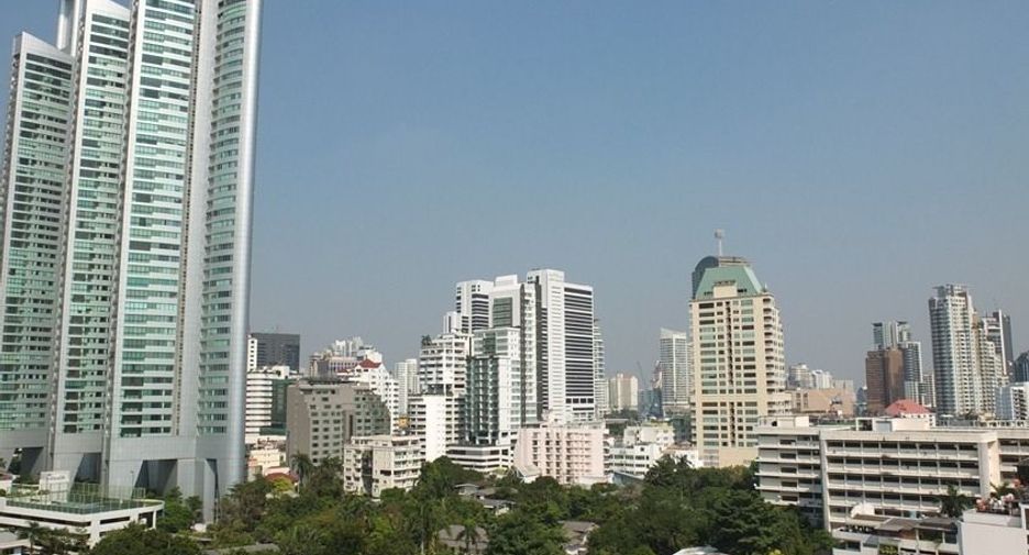 For rent 3 bedrooms apartment in Khlong Toei, Bangkok