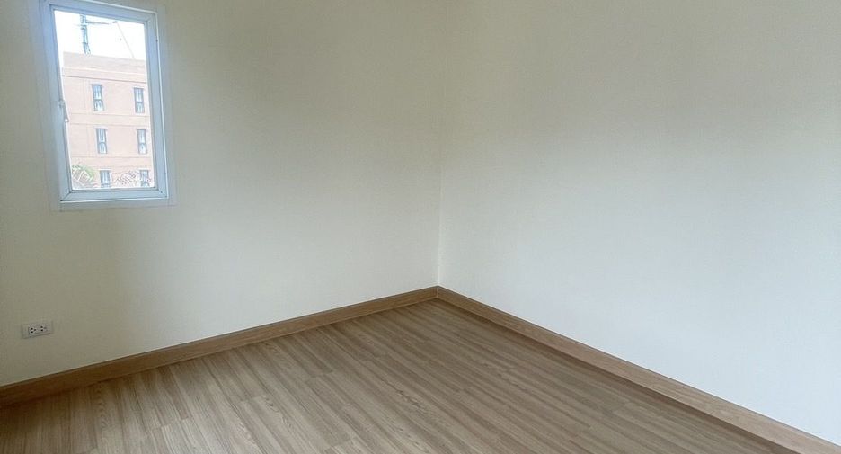 For sale そして for rent 3 ベッドルーム townhouse in Lat Krabang, Bangkok