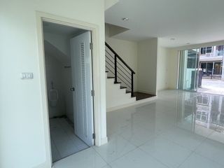 For sale and for rent 3 bedrooms townhouse in Lat Krabang, Bangkok