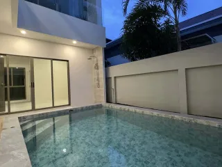 À vendre 4 chambres villa à Kathu, Phuket