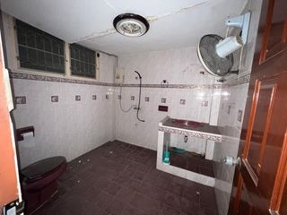 出租 4 卧室 联排别墅 在 Khlong Toei, 曼谷