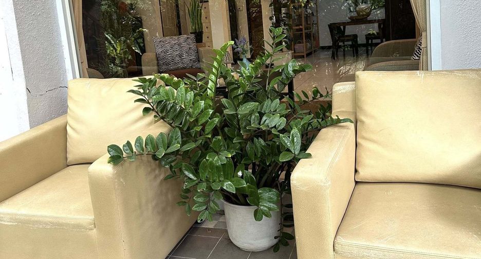 For sale 4 bedrooms house in Saphan Sung, Bangkok