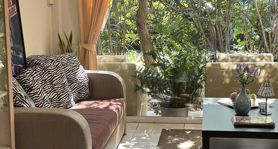 For sale 4 bedrooms house in Saphan Sung, Bangkok