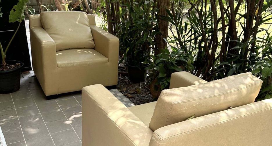 For sale 4 bedrooms house in Saphan Sung, Bangkok