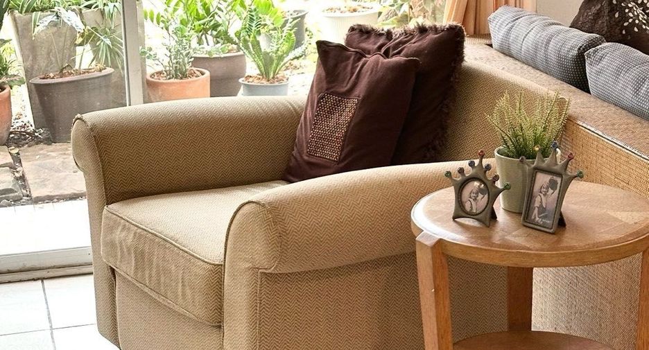 For sale 4 bedrooms house in Saphan Sung, Bangkok