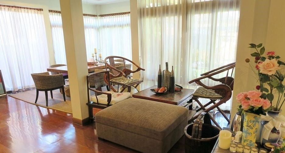 For sale 4 ベッドルーム villa in Bang Lamung, Chonburi