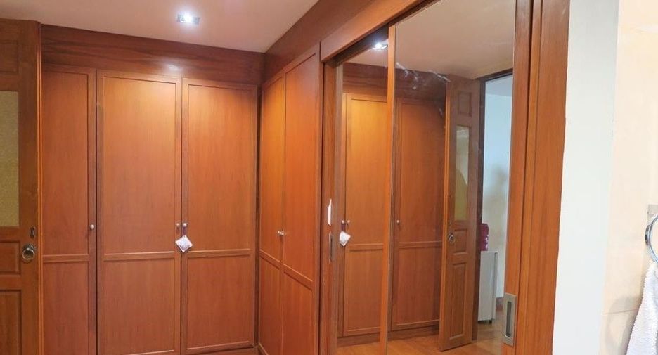 For sale 4 ベッドルーム villa in Bang Lamung, Chonburi