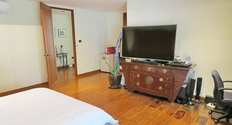 Villa zum Kauf mit 4 Zimmer in Bang Lamung, Chonburi