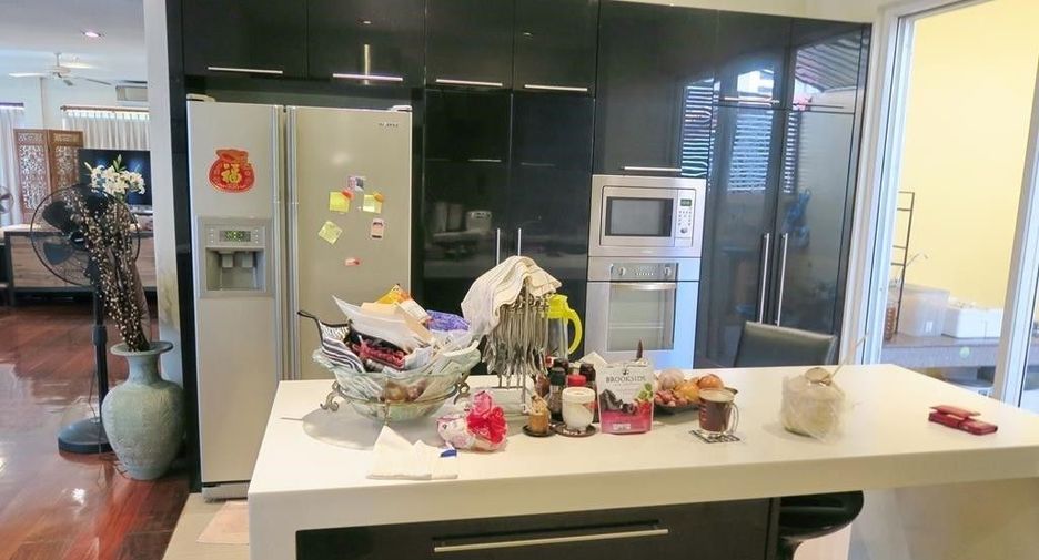 For sale 4 ベッドルーム villa in Bang Lamung, Chonburi