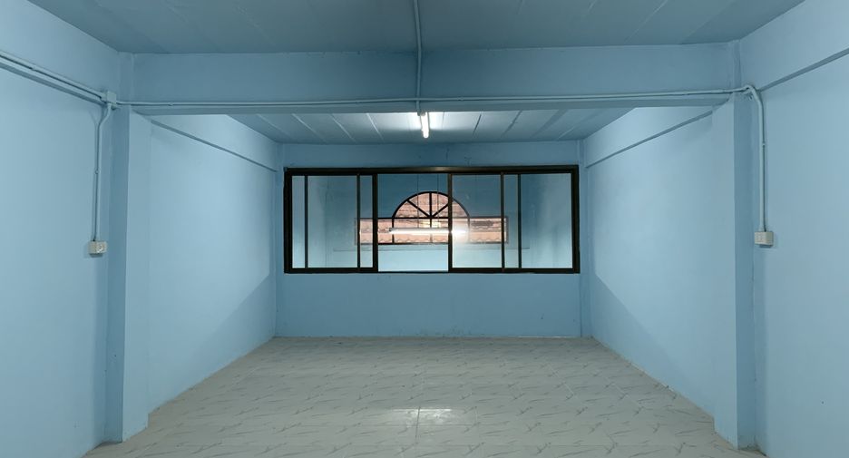 For sale 4 ベッドルーム townhouse in Bang Khae, Bangkok