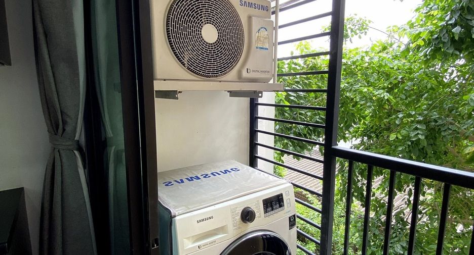 出售 1 卧室 公寓 在 Huai Khwang, 曼谷