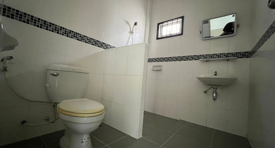 Casa adosada en venta de 3 habitaciones en Lat Krabang, Bangkok