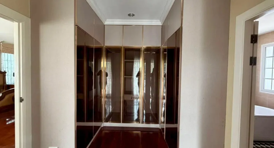 Villa zum Kauf und zur Miete mit 4 Zimmer in Bang Na, Bangkok