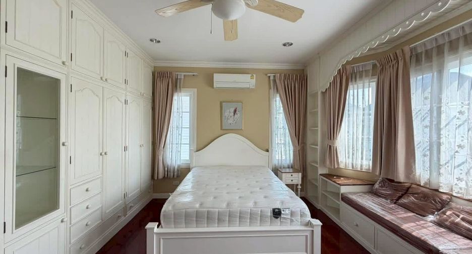 Villa zum Kauf und zur Miete mit 4 Zimmer in Bang Na, Bangkok
