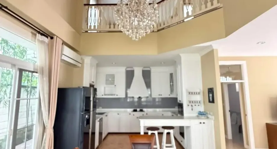 Villa zum Kauf und zur Miete mit 4 Zimmer in Bang Na, Bangkok