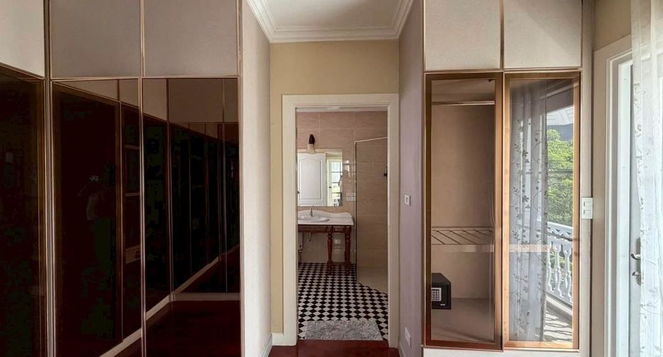 Villa zum Kauf und zur Miete mit 4 Zimmer in Bang Na, Bangkok