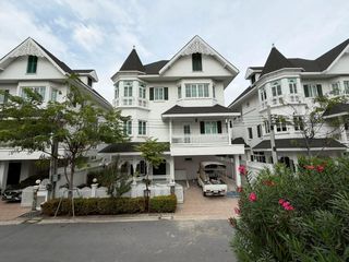For sale そして for rent 4 ベッドルーム villa in Bang Na, Bangkok