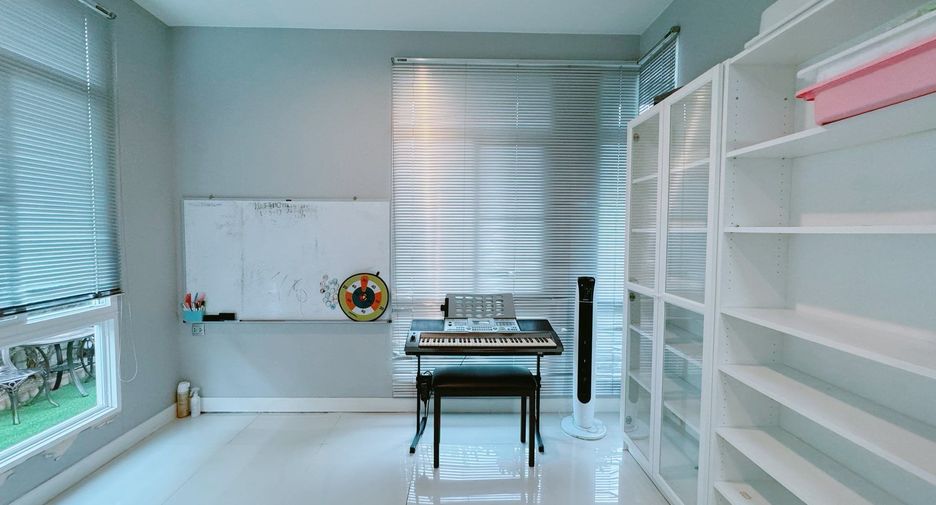 For rent 4 bedrooms house in Bang Phli, Samut Prakan