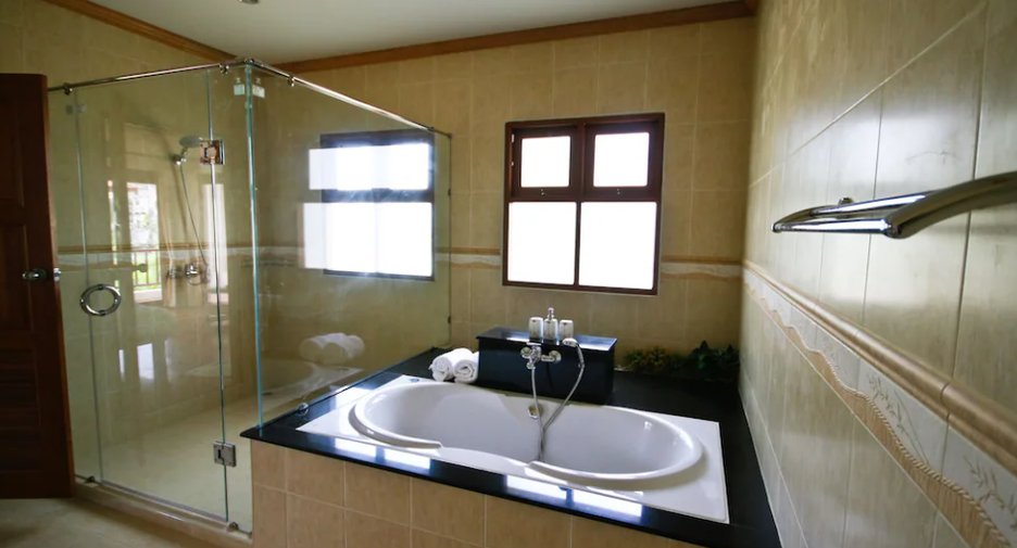 For sale 34 ベッドルーム hotel in Thalang, Phuket