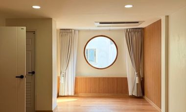 For rent 4 bedrooms townhouse in Sathon, Bangkok