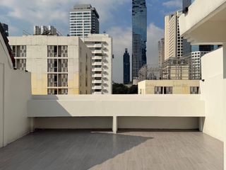 For rent 4 bedrooms townhouse in Sathon, Bangkok