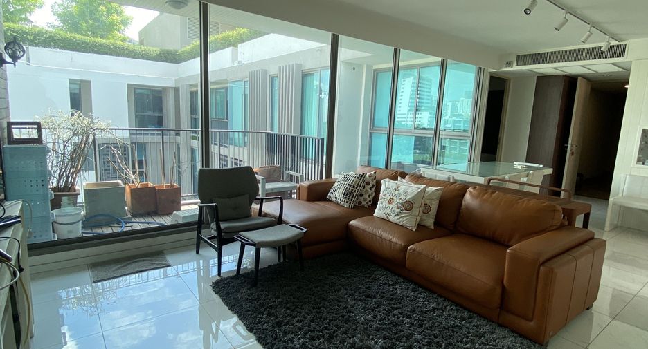 For rent 2 bedrooms condo in Watthana, Bangkok