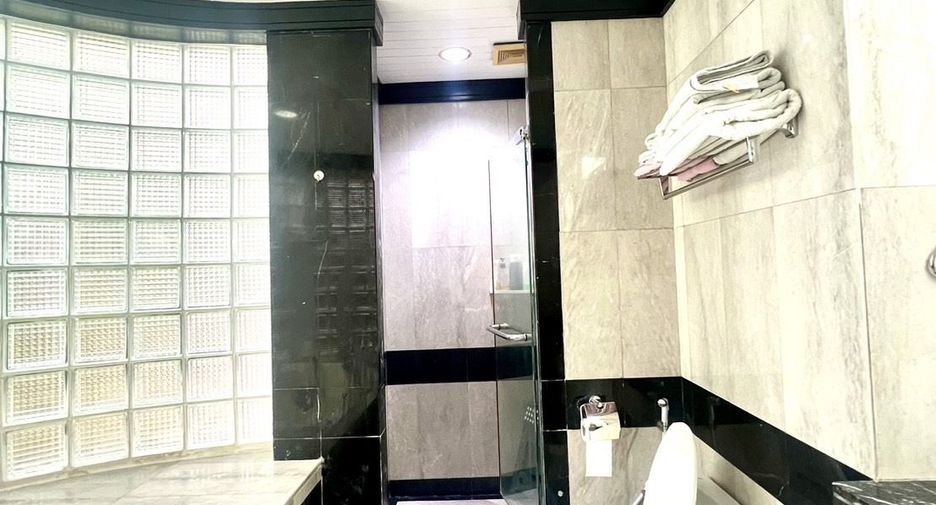 For sale 2 bedrooms condo in Pathum Wan, Bangkok