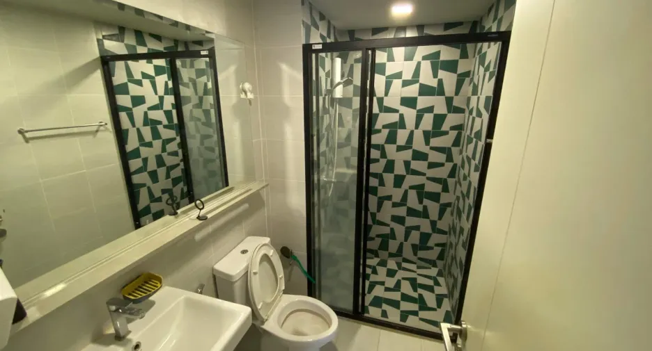 Wohnung zur Miete mit Studio in Khlong Toei, Bangkok