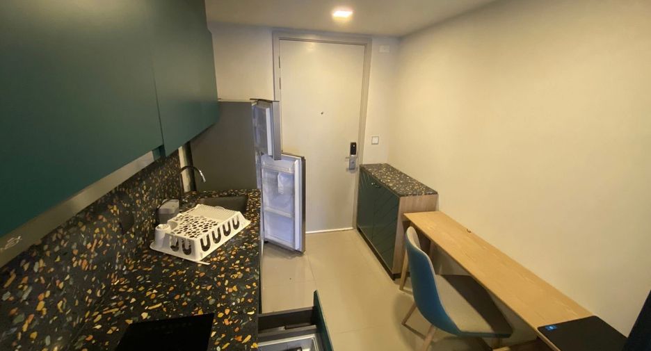 Wohnung zur Miete mit Studio in Khlong Toei, Bangkok