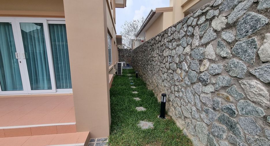 For sale and for rent 4 bedrooms house in Bang Lamung, Chonburi