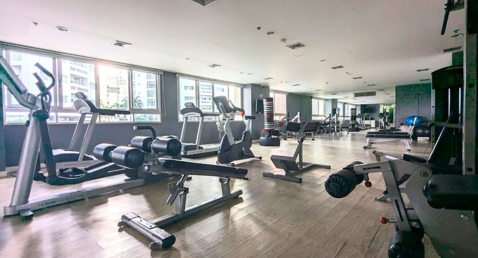 For rent 2 bedrooms condo in Khlong Toei, Bangkok