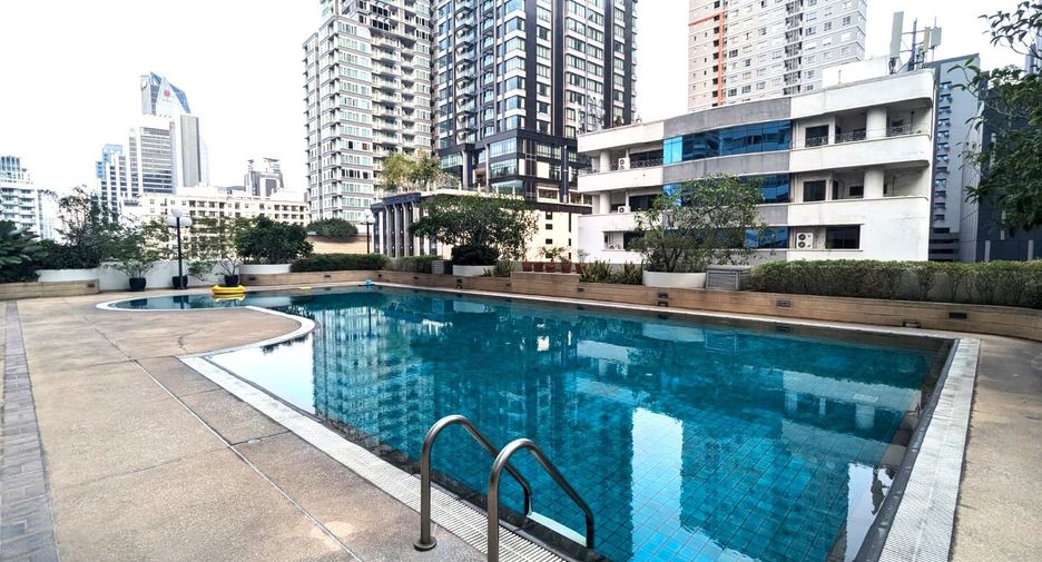 For rent 2 bedrooms condo in Khlong Toei, Bangkok