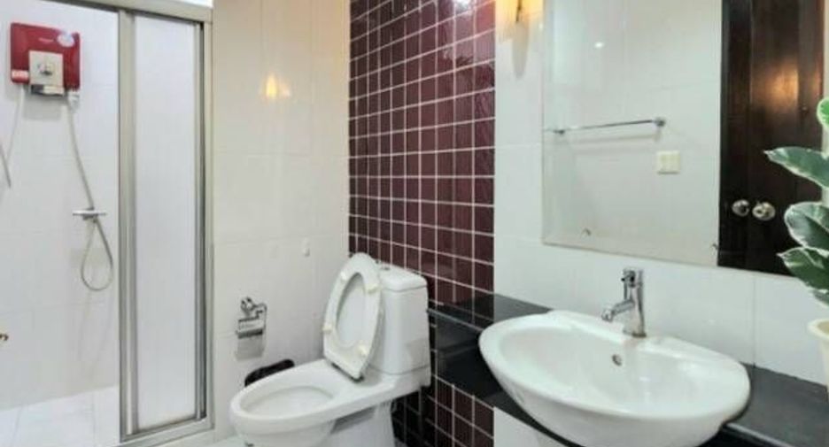 À vendre 2 chambres condo à Khlong Toei, Bangkok