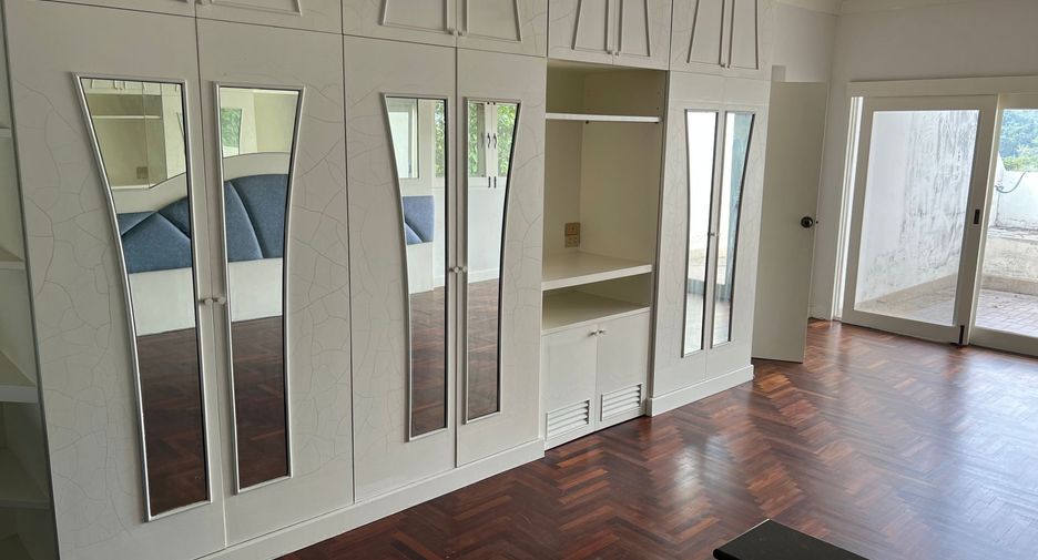 For sale 3 bedrooms condo in Thalang, Phuket