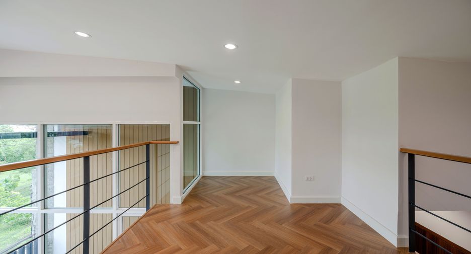 Casa en venta de 4 habitaciones en Lat Phrao, Bangkok