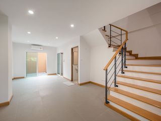 Продажа 4 спальни дом в Лат Пхрао, Бангкок