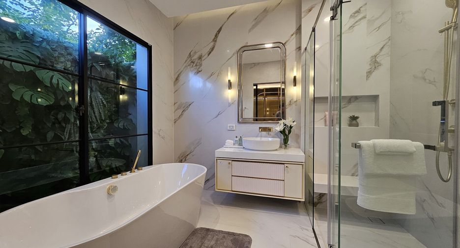Haus zum Kauf und zur Miete mit 4 Zimmer in Saphan Sung, Bangkok