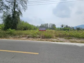 Terreno en venta en Mueang Phangnga, Phang Nga