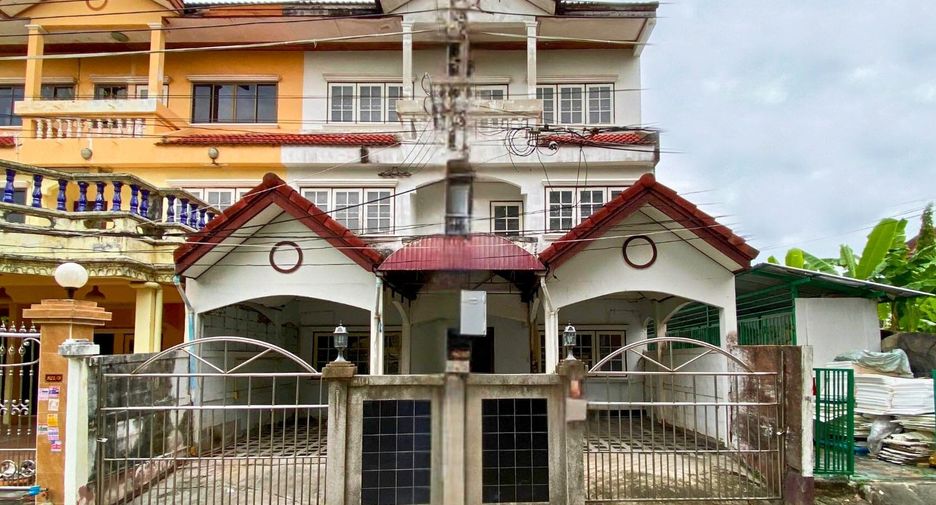For rent 7 bedrooms retail Space in Phra Khanong, Bangkok