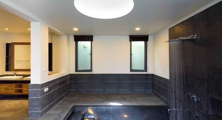 For rent 6 bedrooms villa in Mueang Phuket, Phuket