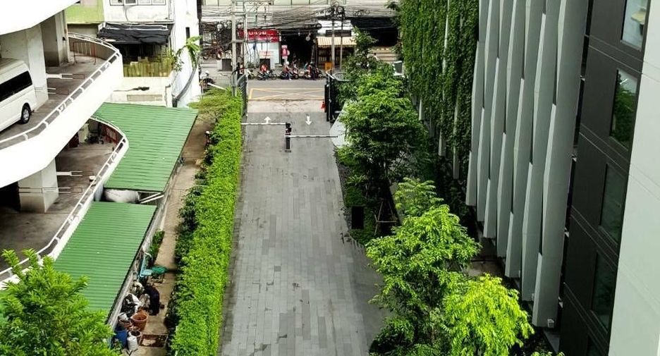 For rent 1 bed condo in Khlong Toei, Bangkok