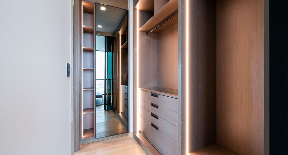 For rent 2 ベッドルーム condo in Watthana, Bangkok
