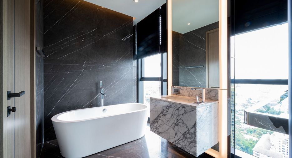 For rent 2 ベッドルーム condo in Watthana, Bangkok