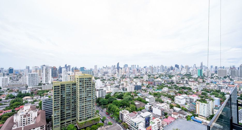 For rent 2 ベッドルーム condo in Watthana, Bangkok