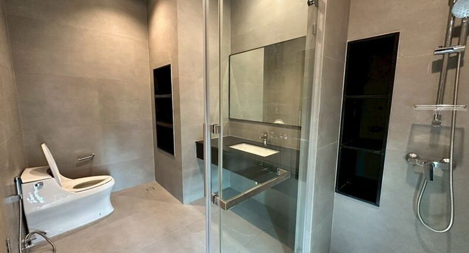For sale 3 bedrooms house in Wang Thonglang, Bangkok