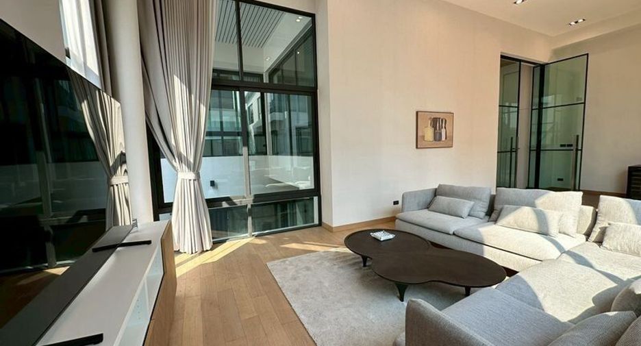 For sale 3 bedrooms house in Wang Thonglang, Bangkok
