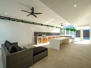 出售 4 卧室 别墅 在 Phuket Town, 普吉